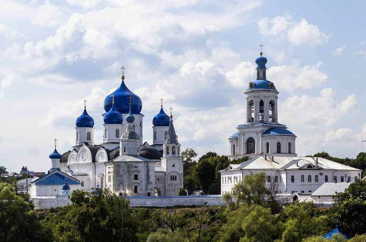 Explorar el Monasterio de San Bogolyubovo en Vladimir; Que ver en el Monasterio de San Bogolyubovo; Visitar el Monasterio de San Bogolyubovo en Vladimir
