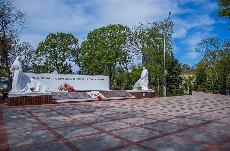 Visitar el Paseo de la Fama en Anapa; Recorrer la Plaza de la Memoria en Anapa; Que ver en Anapa