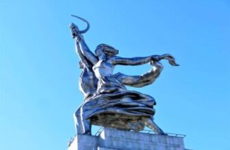 Monumentos y Fuentes en Moscú